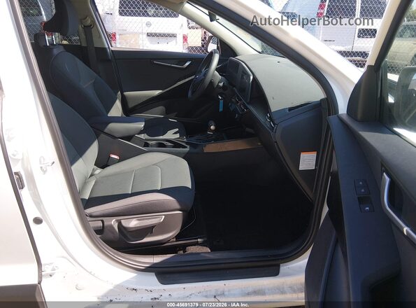 KNDCP3LE5R5121379 2024 KIA NIRO Белый Вид салона спереди