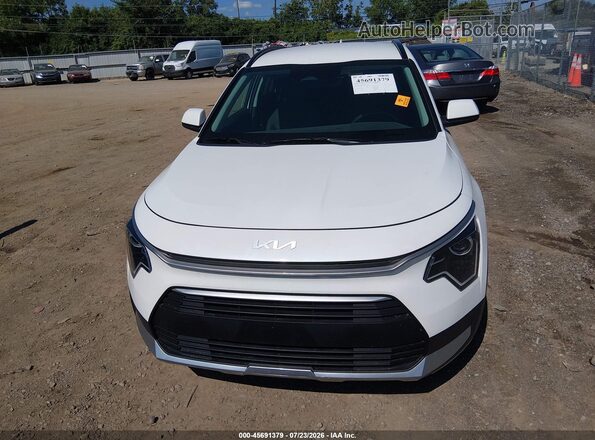 KNDCP3LE5R5121379 2024 KIA NIRO Белый Вид щитка приборов
