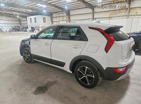 KNDCP3LE5T5318575 2026 KIA NIRO Белый Задняя левая четверть