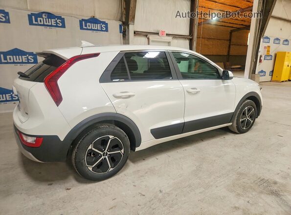 KNDCP3LE5T5318575 2026 KIA NIRO Белый Задняя правая четверть