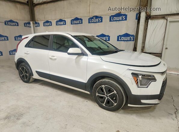 KNDCP3LE5T5318575 2026 KIA NIRO Белый Передняя правая четверть