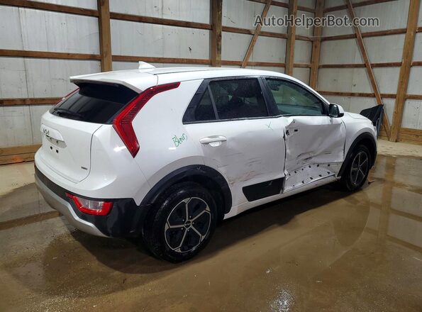 KNDCP3LE5T5318592 2026 KIA NIRO White Trasero derecho