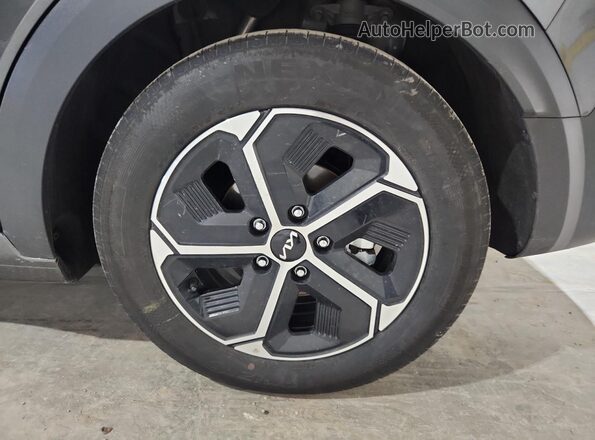 KNDCP3LE5T5320276 2026 KIA NIRO Black 
