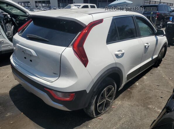KNDCP3LE5T5330497 2026 KIA NIRO White 