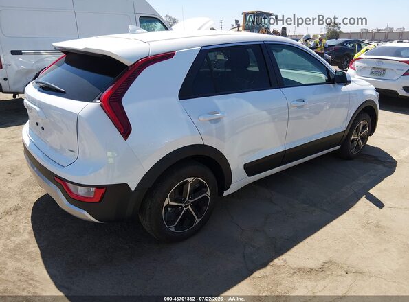 KNDCP3LE5T5330497 2026 KIA NIRO White Հետևի աջ