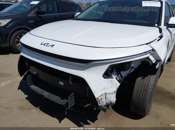 KNDCP3LE5T5330497 2026 KIA NIRO White Դիմացի տեսք