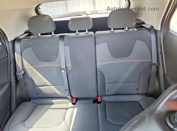KNDCP3LE5T5332430 2026 KIA NIRO Black უკანა სავარძლების ხედი