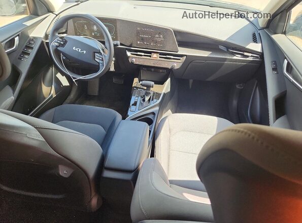 KNDCP3LE5T5332430 2026 KIA NIRO Black წინა პანელის ხედი
