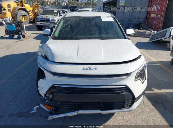 KNDCP3LE6R5165133 2024 KIA NIRO Белый Вид задней части салона