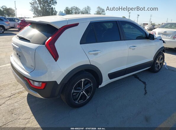 KNDCP3LE6R5165133 2024 KIA NIRO Белый Задняя правая четверть