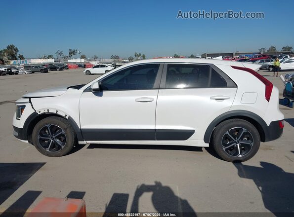 KNDCP3LE6R5165133 2024 KIA NIRO Белый 