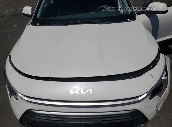 KNDCP3LE6T5339077 2026 KIA NIRO White Սալոնի 360 աստիճան տեսք
