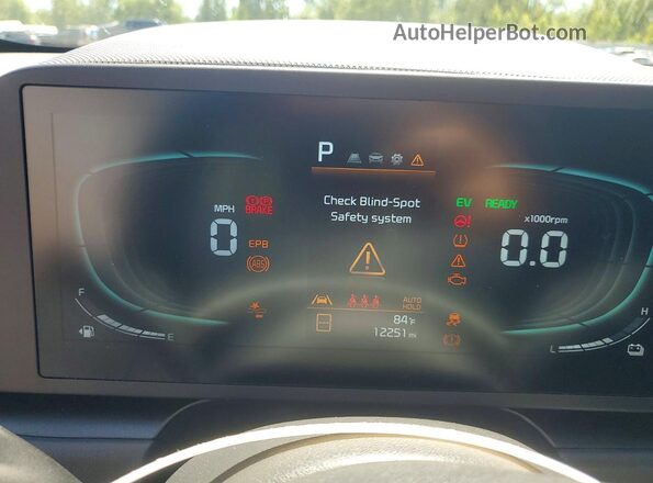 KNDCP3LE6T5339077 2026 KIA NIRO White Սարքավորումների վահանակի տեսք