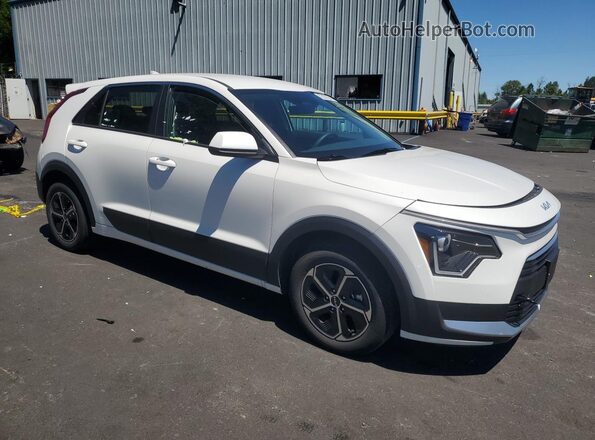 KNDCP3LE6T5339077 2026 KIA NIRO White 
