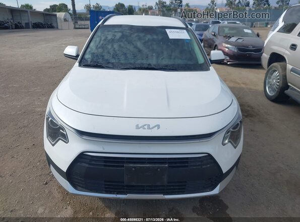 KNDCP3LE9R5146981 2024 KIA NIRO Белый Вид задней части салона