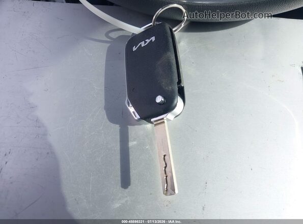 KNDCP3LE9R5146981 2024 KIA NIRO Белый Вид панели приборов