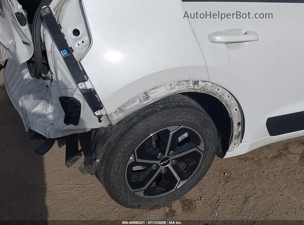 KNDCP3LE9R5146981 2024 KIA NIRO Белый 