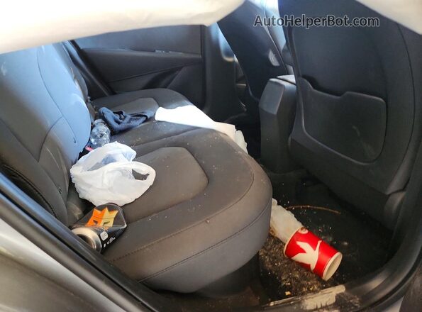 KNDCP3LE9T5324136 2026 KIA NIRO Gray Widok wnętrza z tyłu