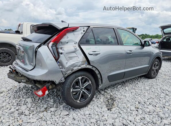 KNDCP3LEXP5061161 2023 KIA NIRO Gray Trasero derecho
