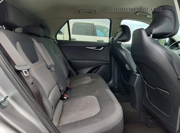 KNDCP3LEXP5061161 2023 KIA NIRO Gray Vista interior trasera