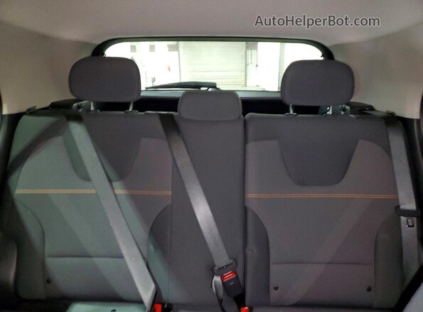 KNDCP3LEXT5357646 2026 KIA NIRO Gray Rear seats view
