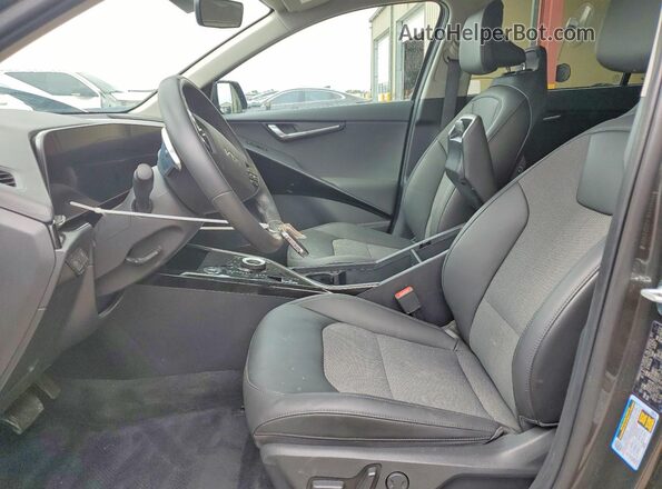 KNDCR3L11R5111567 2024 KIA NIRO Gray Widok wnętrza z przodu