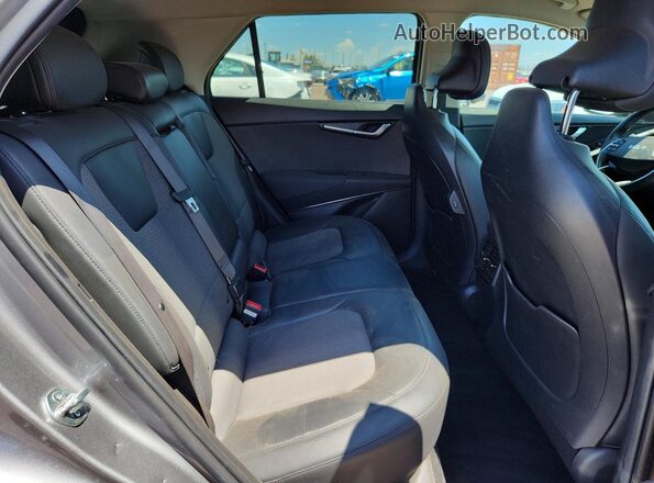 KNDCR3L12R5111044 2024 KIA NIRO Gray Rear interior view