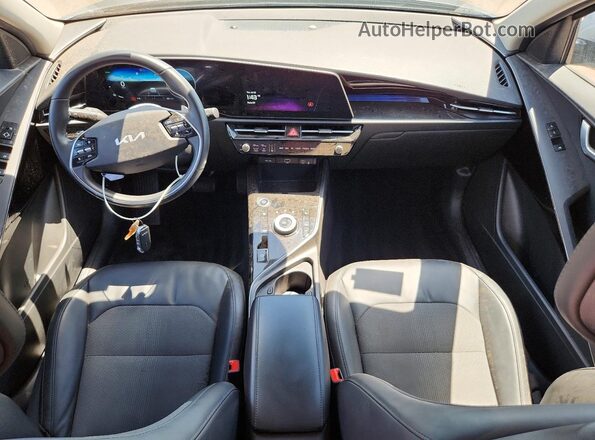 KNDCR3L12R5111044 2024 KIA NIRO Gray Dashboard view