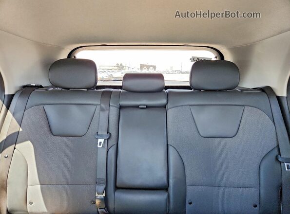 KNDCR3L12R5111044 2024 KIA NIRO Gray Rear seats view