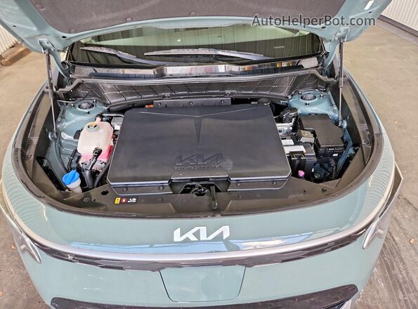 KNDCR3L15P5045196 2023 KIA NIRO Green ძრავის განყოფილების ხედი
