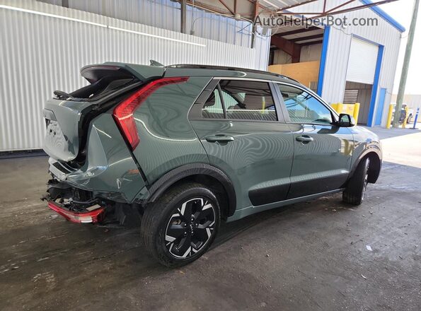 KNDCR3L15P5045196 2023 KIA NIRO Green 