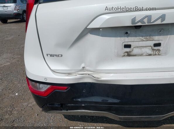 KNDCR3L15R5090870 2024 KIA NIRO EV White 