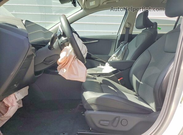 KNDCR3L15R5111605 2024 KIA NIRO White Սալոնի դիմացի տեսք