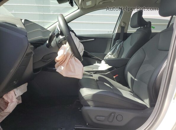 KNDCR3L15R5111605 2024 KIA NIRO White 