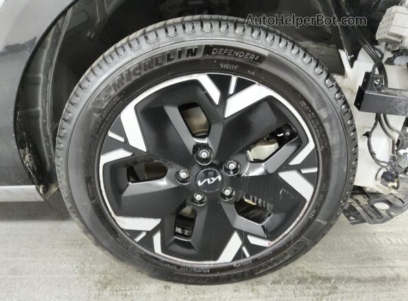 KNDCR3L16P5028682 2023 KIA NIRO Серебряный 