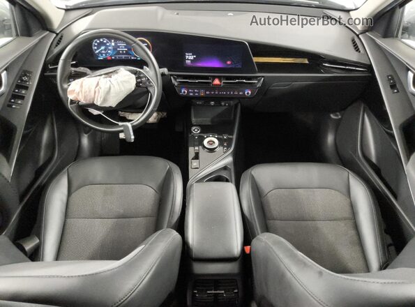 KNDCR3L16P5028682 2023 KIA NIRO Серебряный 