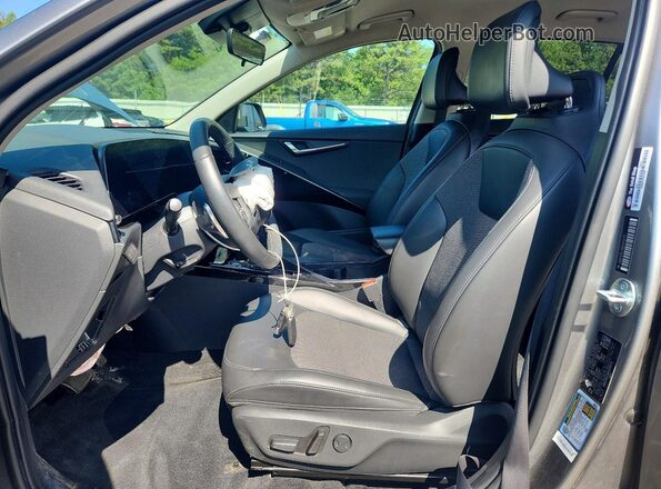 KNDCR3L16R5113475 2024 KIA NIRO Серебряный Вид салона спереди
