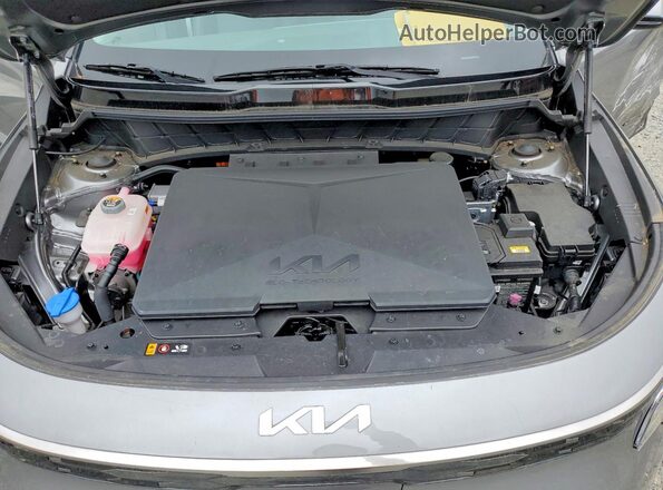 KNDCR3L17R5102789 2024 KIA NIRO Silver Engine compartment view