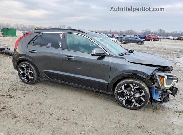 KNDCR3LE1P5042606 2023 KIA NIRO Charcoal Delantero derecho