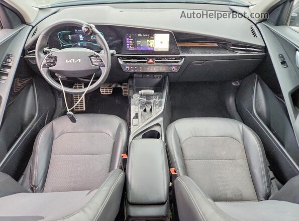 KNDCR3LE1P5042606 2023 KIA NIRO Charcoal Vista del salpicadero