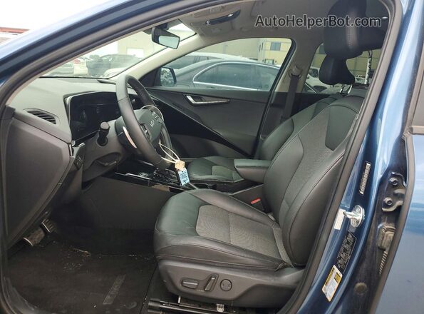 KNDCR3LE2R5135797 2024 KIA NIRO Blue Vista interior delantera