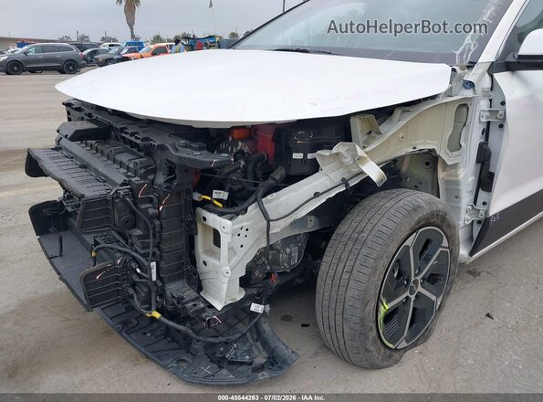 KNDCR3LE4R5171488 2024 KIA NIRO Белый Вид спереди