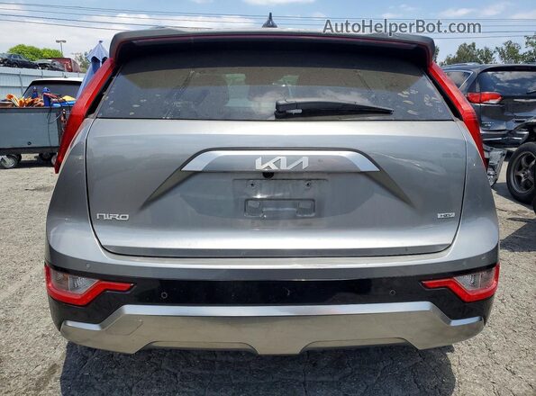 KNDCR3LE7P5099490 2023 KIA NIRO Silver Հետևի տեսք
