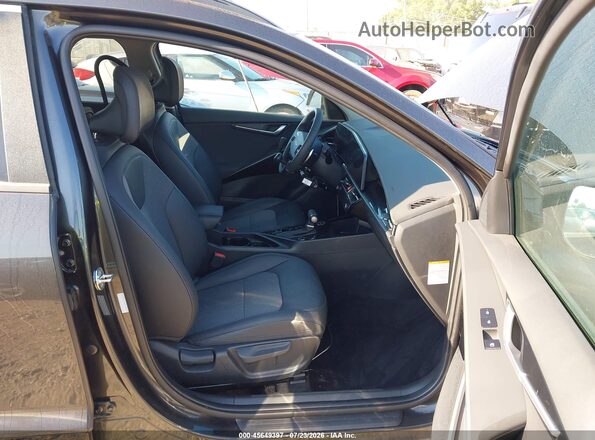 KNDCR3LE7R5121541 2024 KIA NIRO Gray Widok wnętrza z przodu