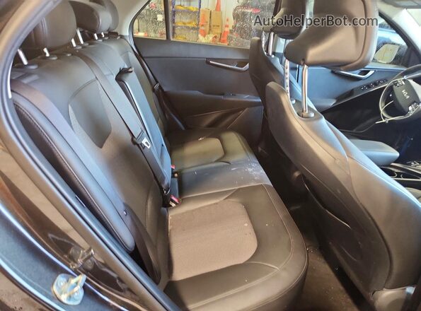 KNDCR3LE7S5269047 2025 KIA NIRO Gray Вид задньої частини салону