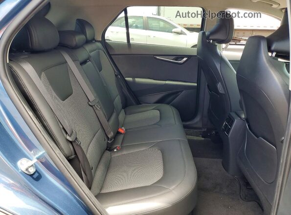 KNDCR3LE8P5040643 2023 KIA NIRO Синий Вид задней части салона