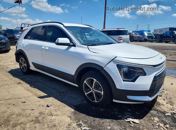 KNDCR3LE9P5109906 2023 KIA NIRO Белый Передняя правая четверть