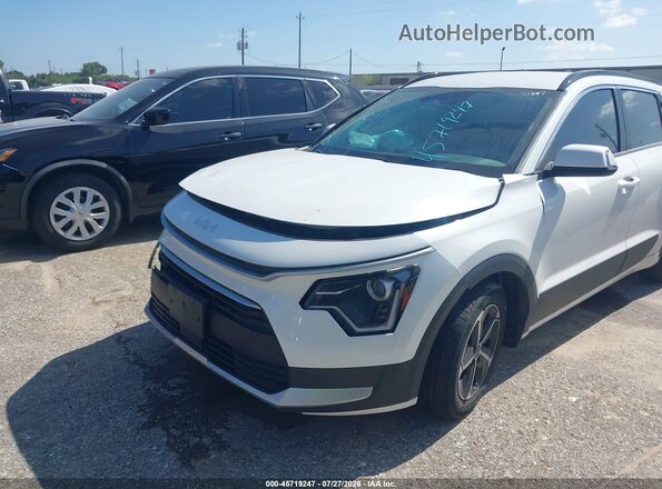 KNDCR3LEXP5047108 2023 KIA NIRO White Front left