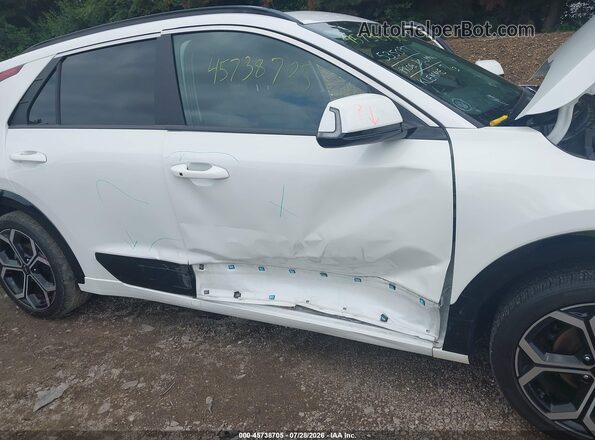 KNDCR3LEXR5143226 2024 KIA NIRO Белый Вид спереди