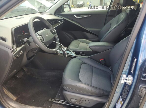 KNDCS3LF0R5144074 2024 KIA NIRO Blue Widok wnętrza z przodu
